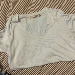 Athleta Breezy Scoop V-Tee